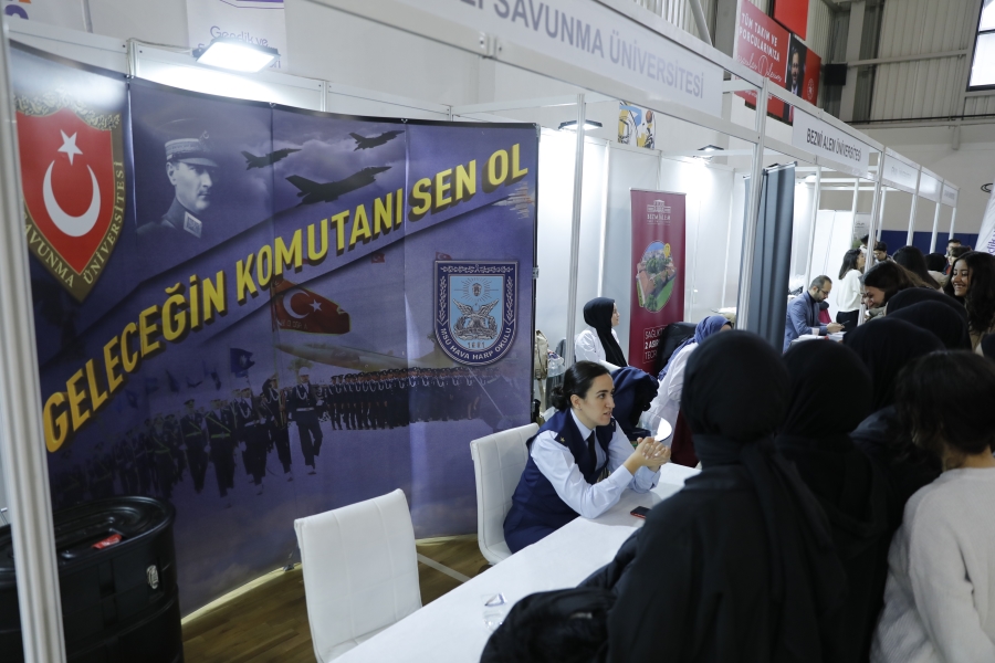 Öğrenciler, Üniversiteli Öğrencilerle Buluştu
