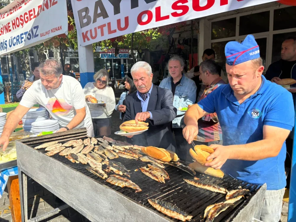 Cumhuriyetin Anısına 2 Gün Ücretsiz Balık Ekmek 