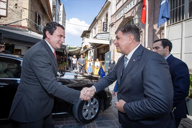 Kosova Cumhuriyeti Başbakanı Kurti, Başkan Tugay’ı ziyaret etti